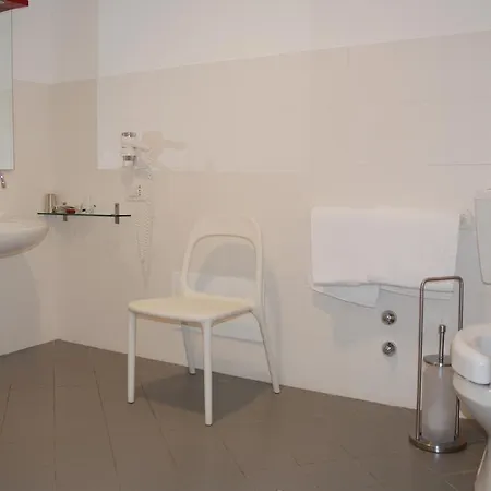 Hotel Lago Losetta 3*